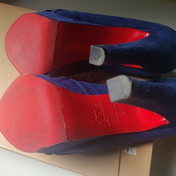 Christian Louboutin - Picture 6 of 8
